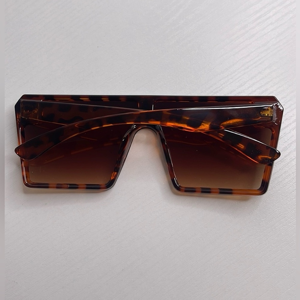 Sunglasses - Picture 5 of 7